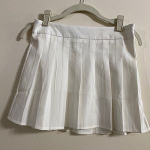 Finesse white tennis skirt